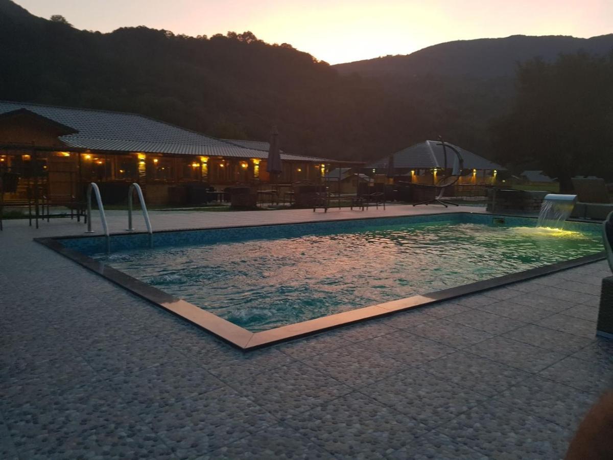 פוצ'ה Trio Lux Resort מראה חיצוני תמונה